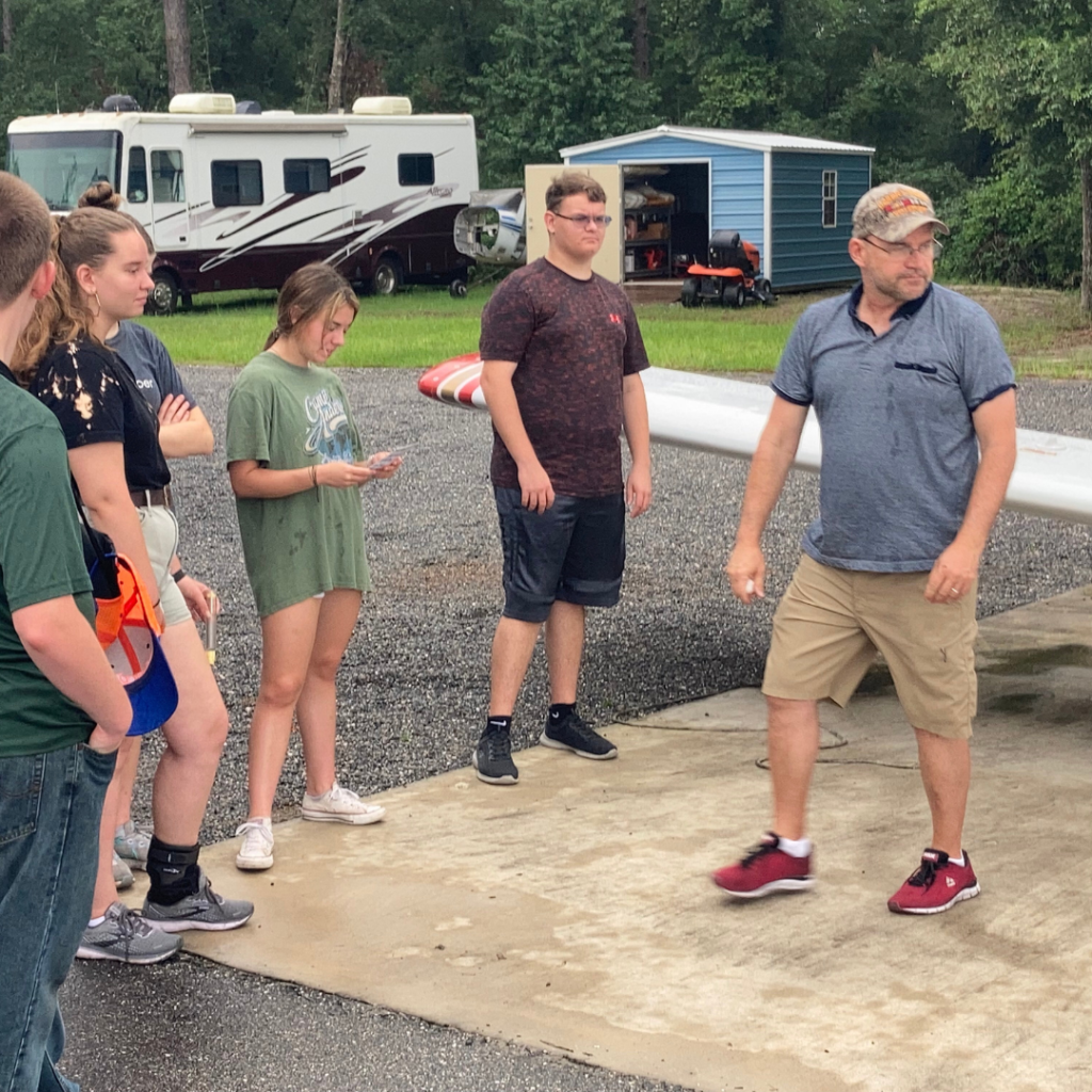 HERE IS PILOT MATT TEACHING KIDS ABOUT FLYING